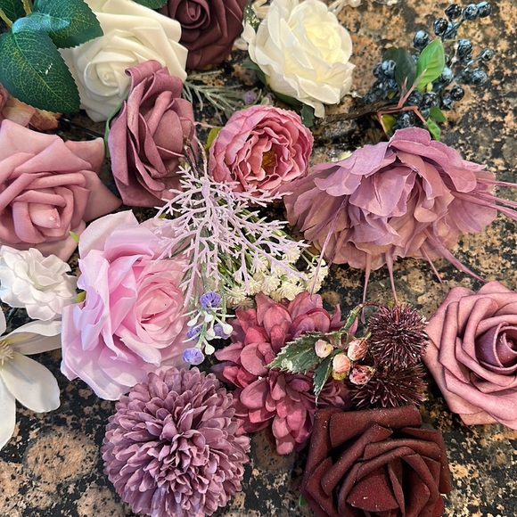 Purple flowers with stems - Picture 2 of 4